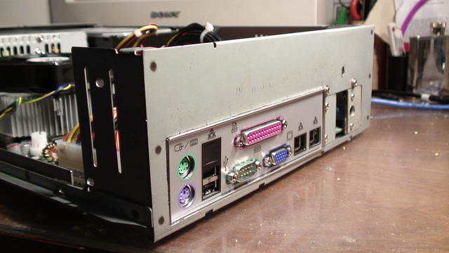 Задняя панель