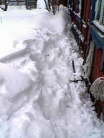 Вдоль дома...