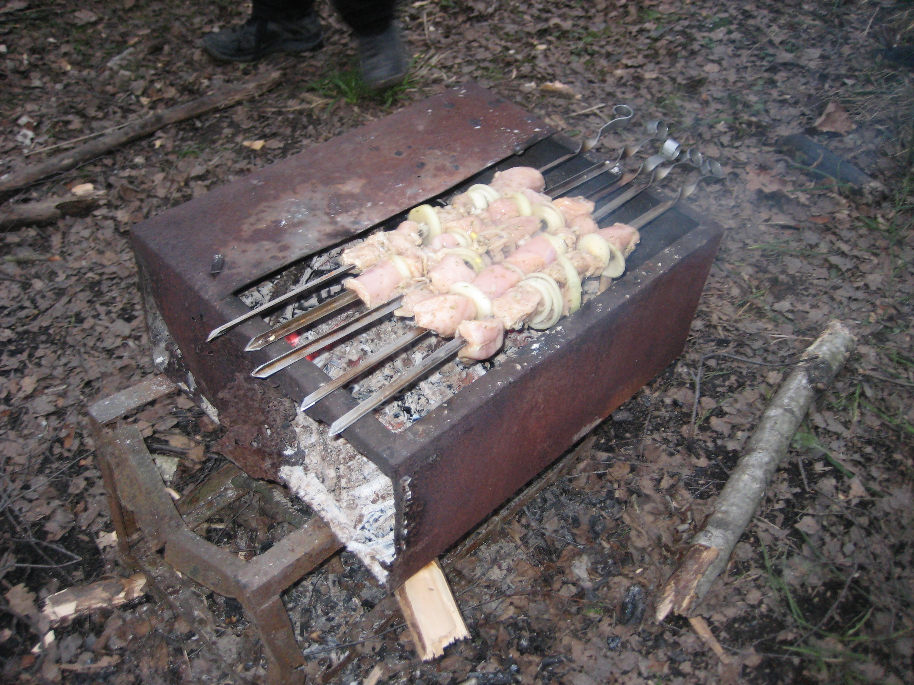Ели мясо мужики...