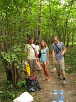 Скорей пакет свистнуть, пока никто не видит!